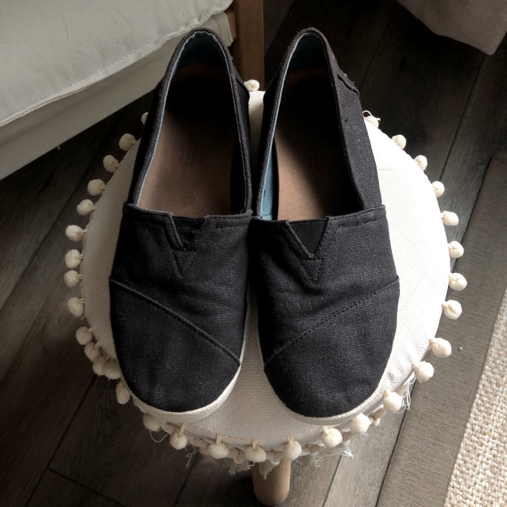 Toms Black Alpargata SZ 8